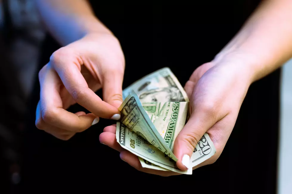Middle School Girl Steals $13,500 from Grandma, Hands out Cash to Classmates