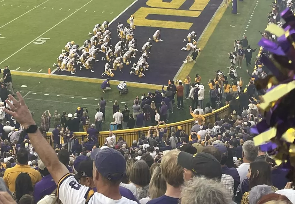 LSU Players Kneel in South Endzone 