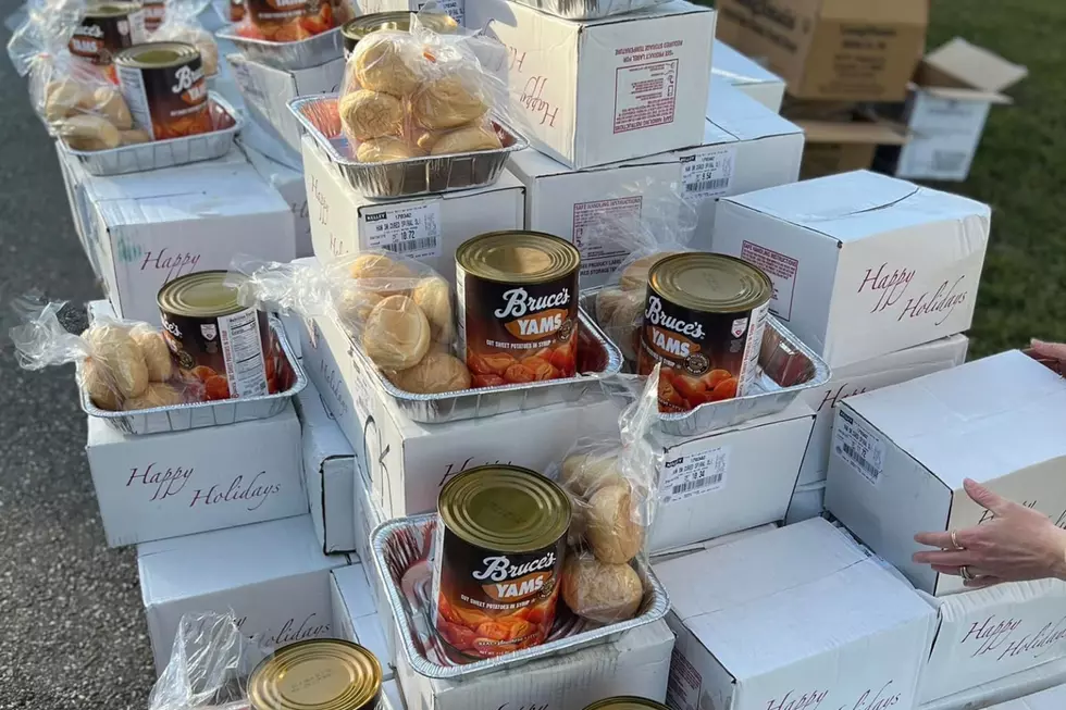 Dustin Poirier's Good Fight Foundation Donates Thanksgiving Meals