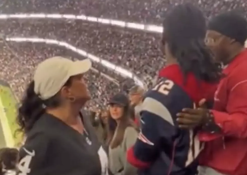 Worst NFL Fan of All-Time Gets Into Face of Patriots Fan, He Never Reacts [VIDEO]