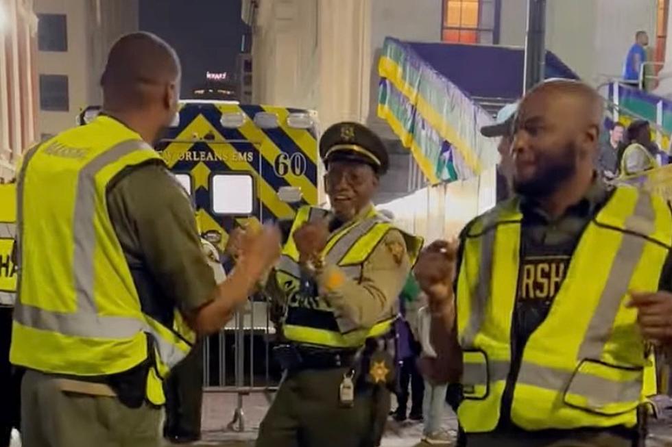 Louisiana Police Officers &#8216;Lean Wit&#8217; It, Rock Wit&#8217; It&#8217; While Waiting for Mardi Gras Parade