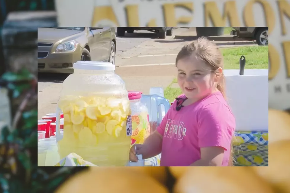 7-Year-Old Raises Money for Mother's Tombstone Selling Lemonade