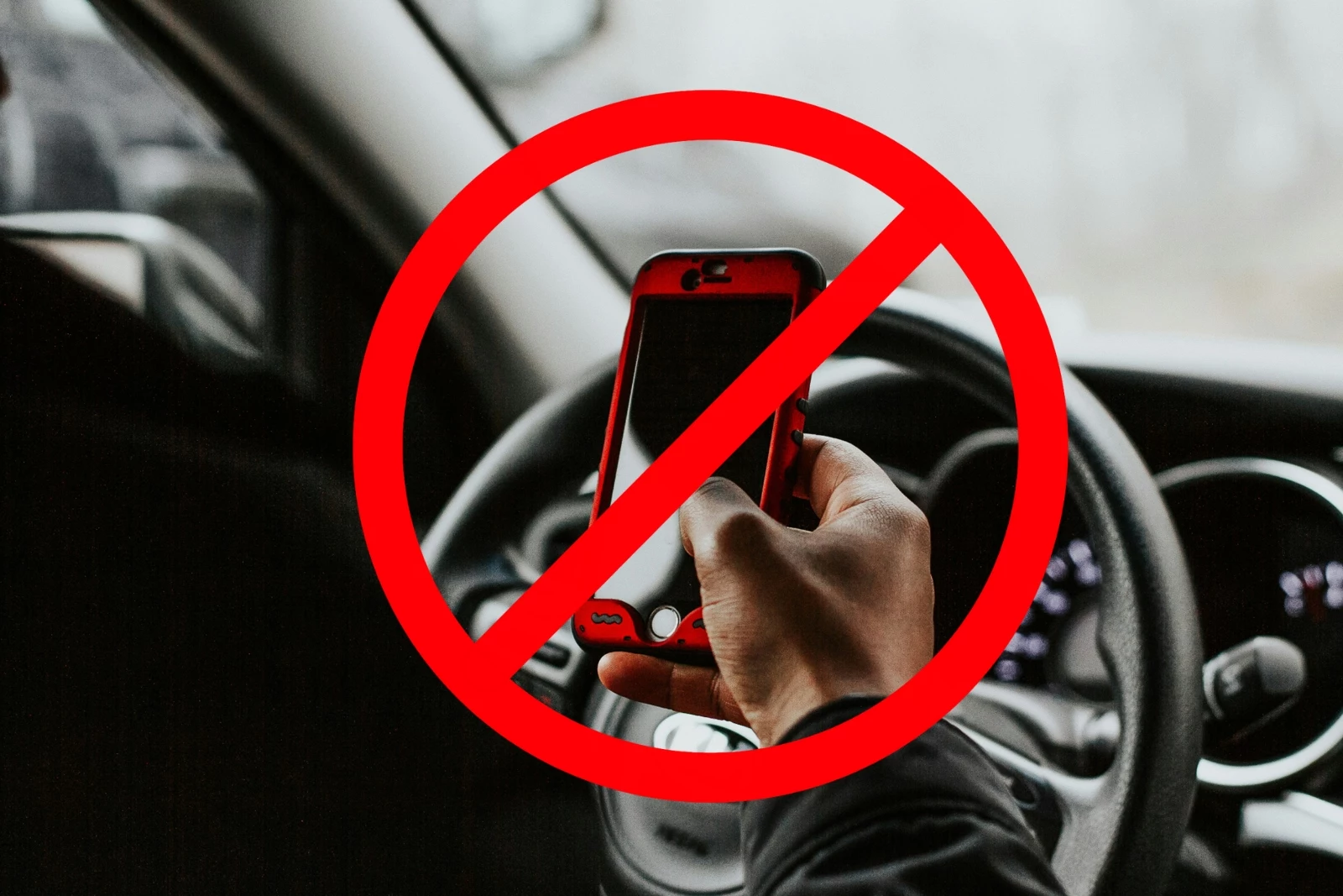 Should Cellphone Use While Driving Be Banned In Louisiana?