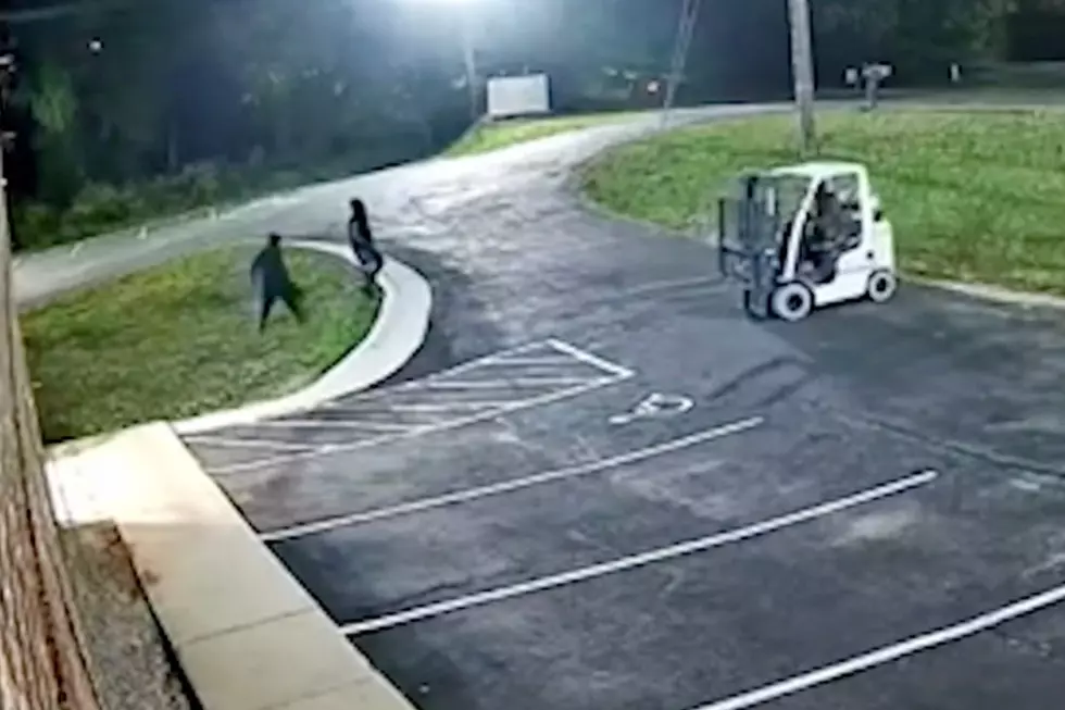 Thieves Captured on Video Using Forklift to Break Into Gun shop