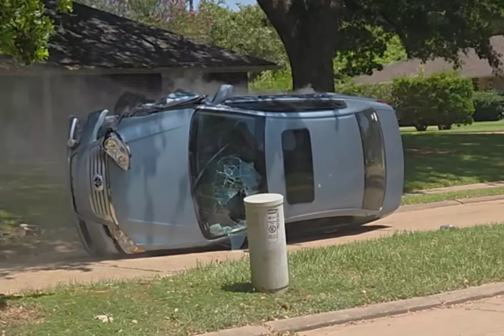 Louisiana Woman’s Peaceful Neighborhood Walk Turns Into Bizarre Scene After Finding Flipped Car
