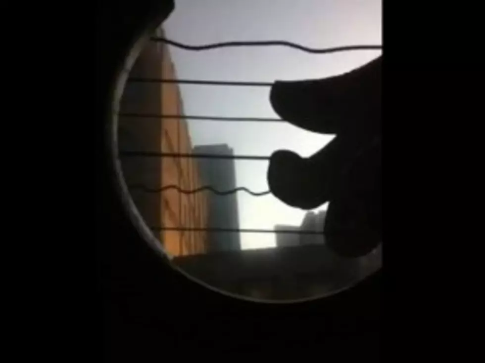 Freaky iPhone Video Captures Weirdest Guitar String Movements Ever