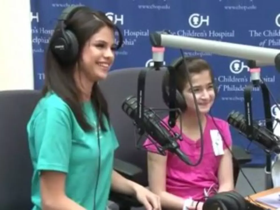 Aww Selena Gomez Performs With Children S Hospital Heart Patient Video