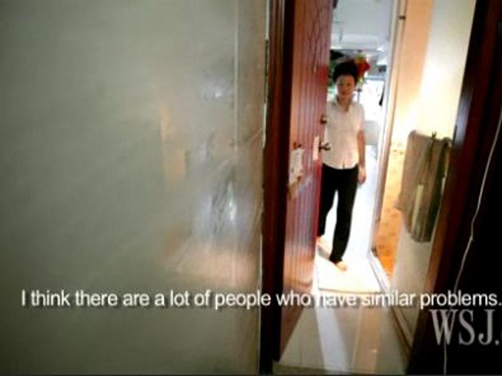 Family of Four Living in 150 Square Foot Hong Kong Apartment [VIDEO]