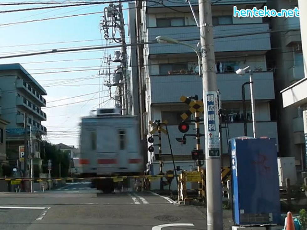 World’s Shortest Train Blazes Through Japan [VIDEO]