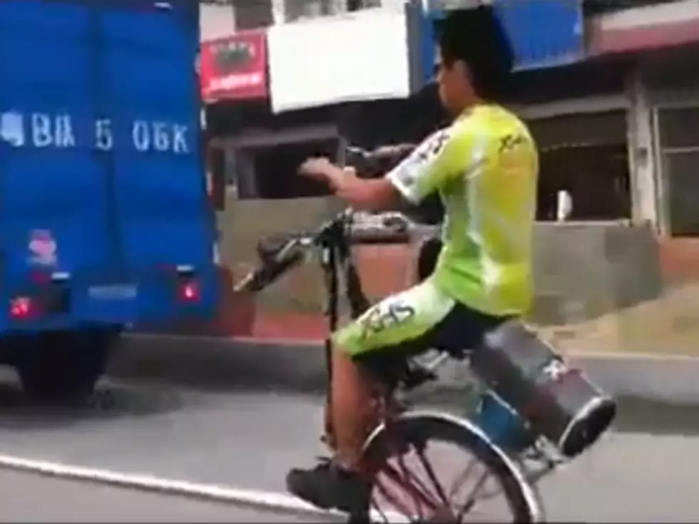 Cyclist Rides One-Wheeled Bike Like a Boss [VIDEO]