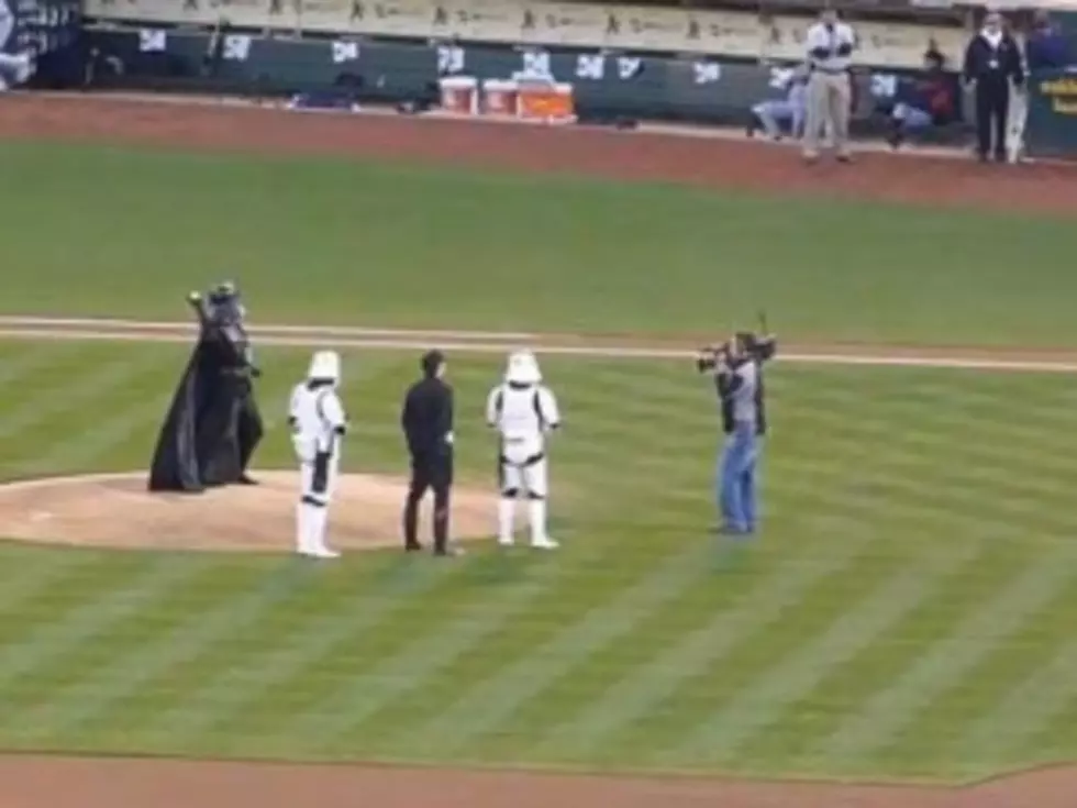 Darth Vader Throws First Pitch at Oakland A&#8217;s Game [VIDEO]