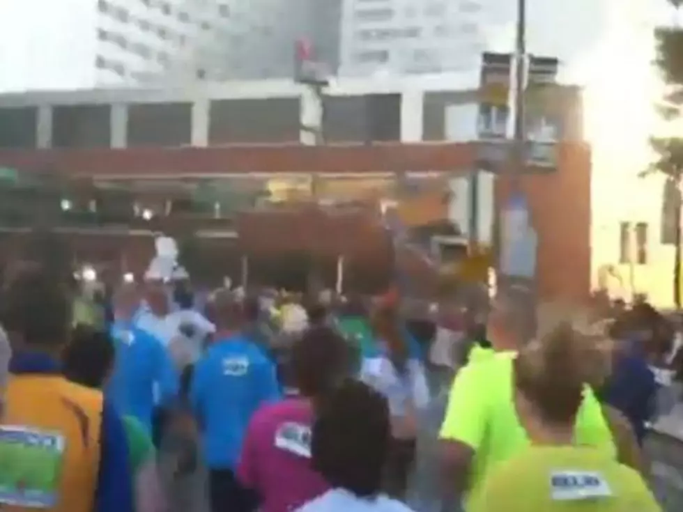 Reporter Falls While Running in the Baltimore Marathon [VIDEO]