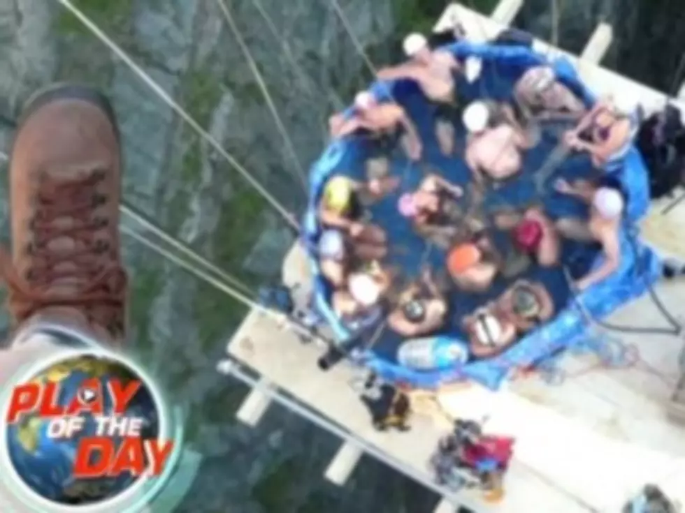 Daredevils Soak in a Jacuzzi Suspended 500 Feet in the Air [VIDEO]