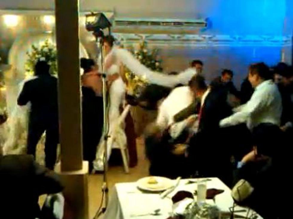 The Mexican Wedding Tradition Human Bridge Falls Down [VIDEO]