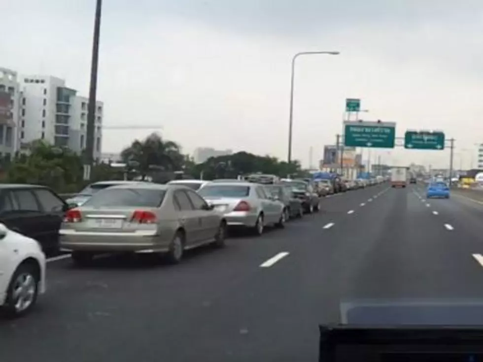 Bangkok Highway Covered With Parked Cars [VIDEO]