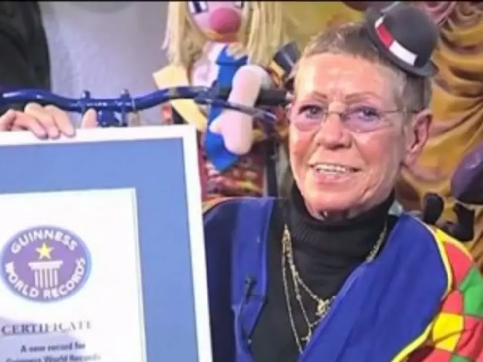 Woman&#8217;s Clown Obsession Becomes Guinness World Record [VIDEO]