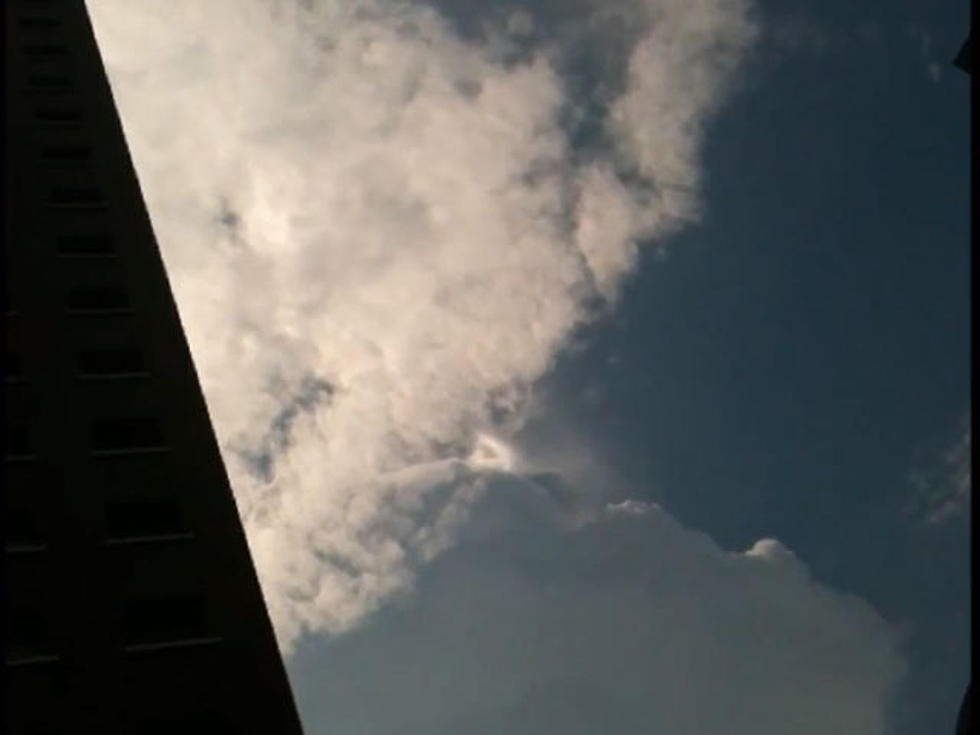 Bizarre Dancing Cloud Caught on Film [VIDEO]