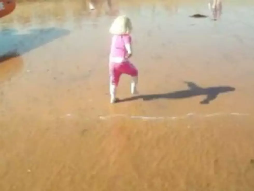 Little Girl Frightened by Tiny Wave [VIDEO]