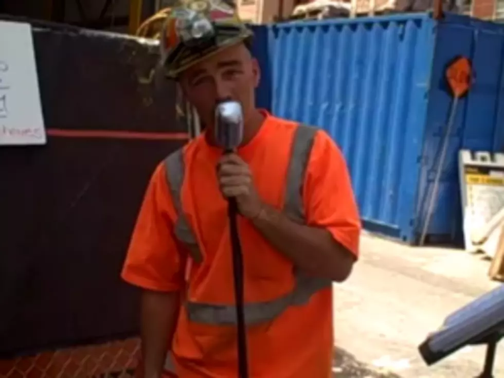 NYC Construction Worker Croons Sinatra&#8217;s &#8216;Summer Wind&#8217; [VIDEO]