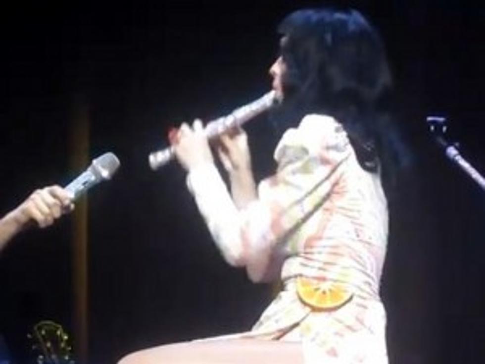 Watch Katy Perry's Embarrassing Live Concert Fail [VIDEO]