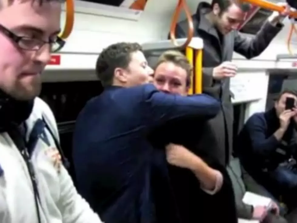 Man Uses Flash Mob to Propose to Girlfriend on Subway [VIDEO]