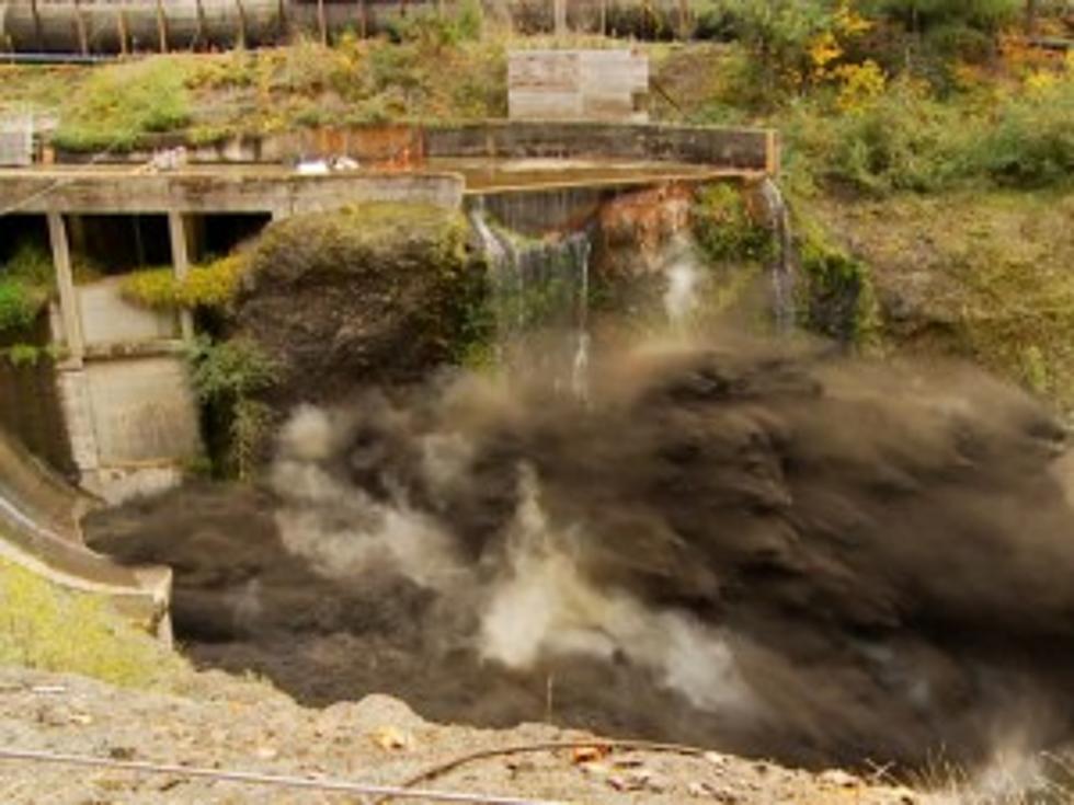 Vivid Time-Lapse Footage Shows Condit Dam Bursting in Real Time [VIDEO]