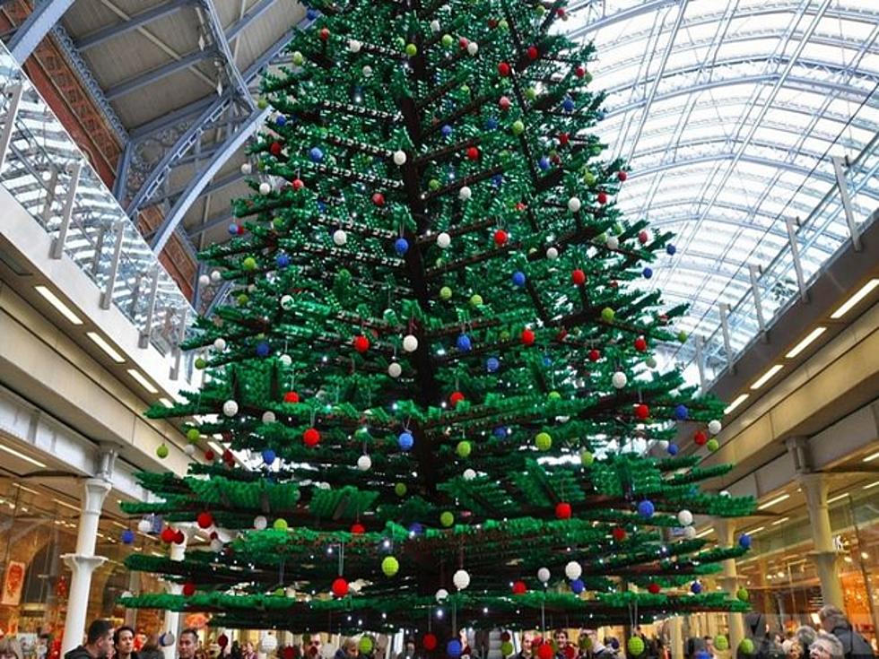 33-Foot Lego Christmas Tree Brings Holiday Cheer