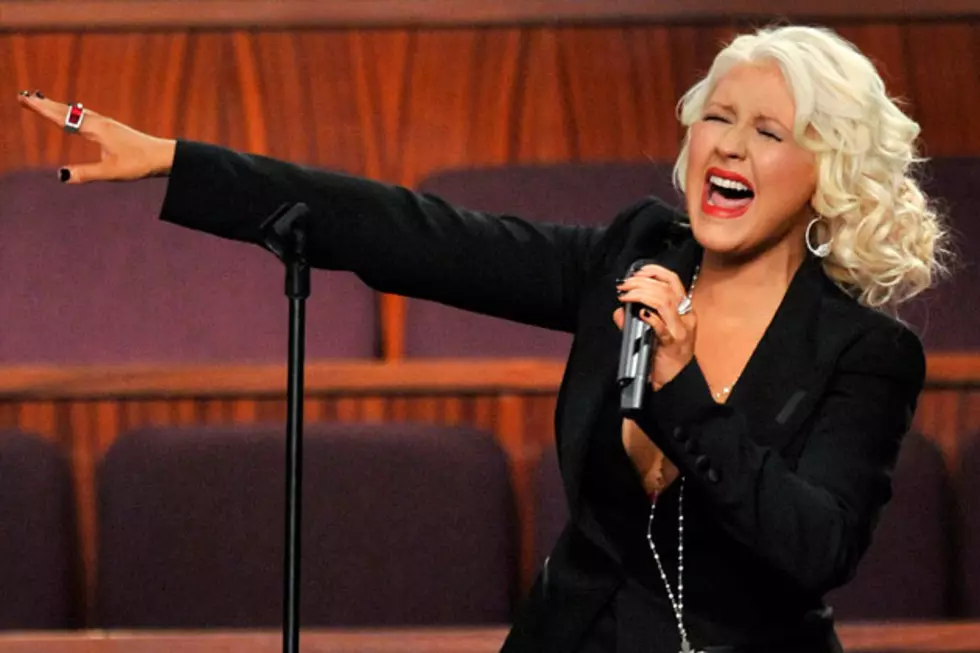 Christina Aguilera&#8217;s Soulful Etta James Tribute Gets Standing Ovation [VIDEO]