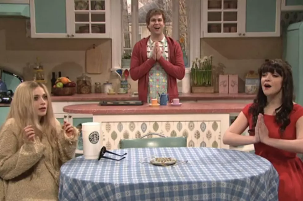 Zooey Deschanel Pokes Fun at &#8216;Quirky Girls&#8217; on &#8216;Saturday Night Live&#8217;