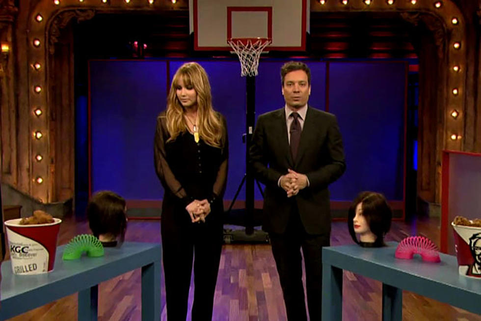 Jennifer Lawrence and Jimmy Fallon Have a ‘Hunger Games’-Style Throwing Contest