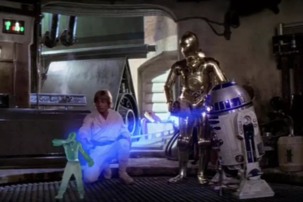 R2-D2 Delivers Message from Tupac Hologram