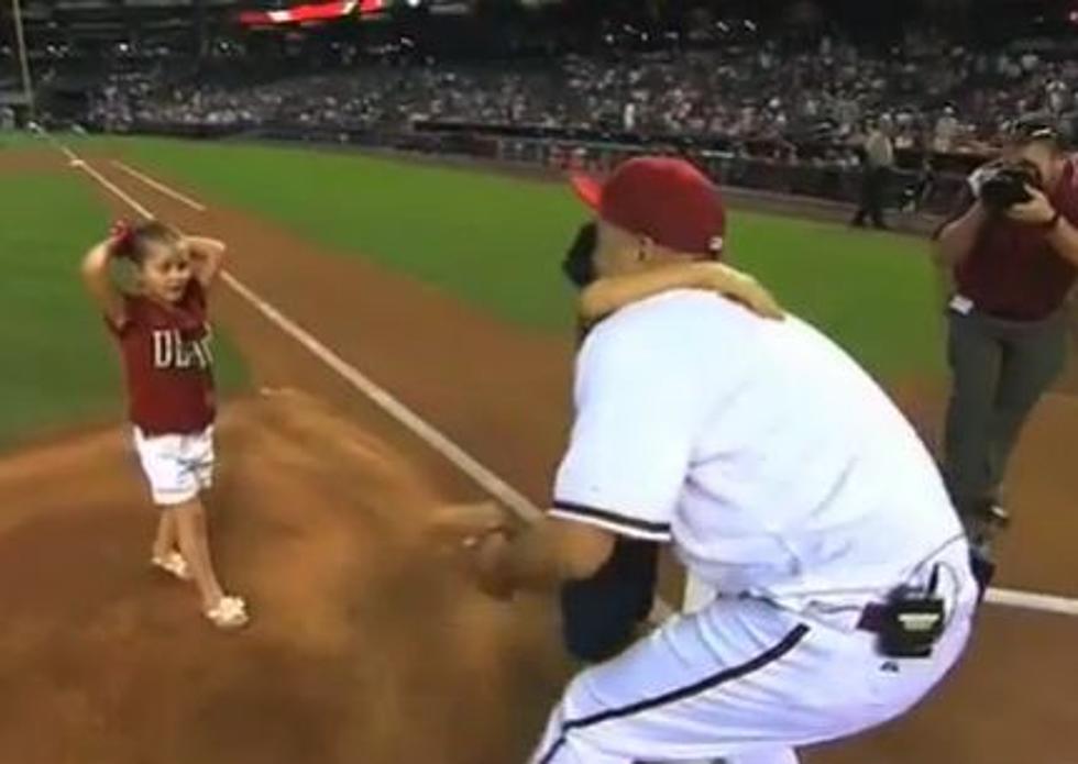 Soldier Dad Gives Kids a Huge Surprise After First Pitch at Diamondbacks Game