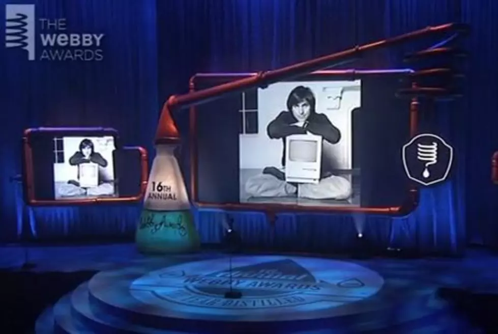 Barack Obama, Bono and More Pay Tribute to Steve Jobs at the Webby Awards