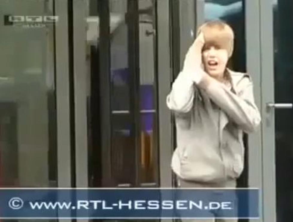 Justin Bieber Loses Fight Against Glass Door Yet Again