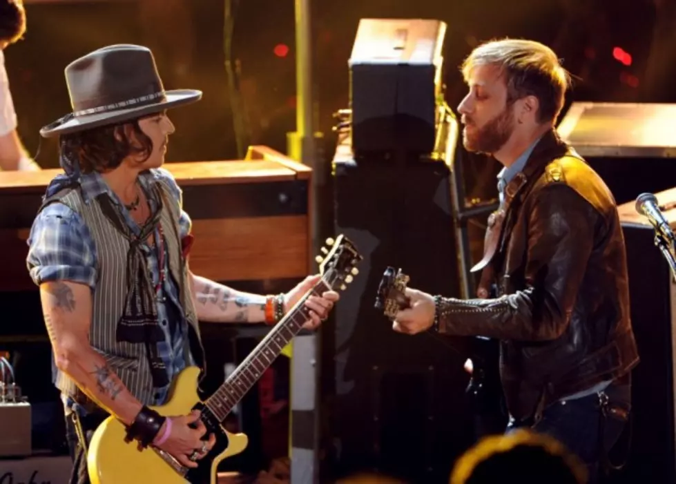 Johnny Depp Jams With The Black Keys During The MTV Movie Awards