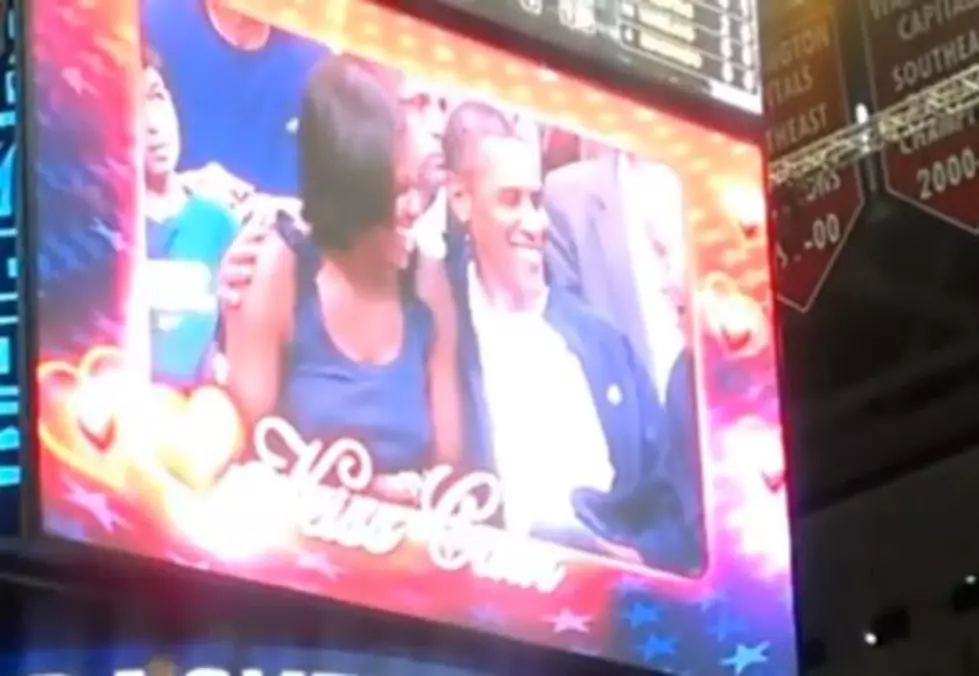Barack Obama Booed for Snubbing Michelle on &#8216;Kiss Cam&#8217;