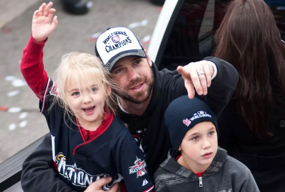 St. Louis Cardinals’ Chris Carpenter Gives Removed Rib to Daughter