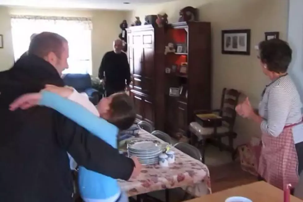 Man Flies From Hong Kong to Give Family Thanksgiving Surprise