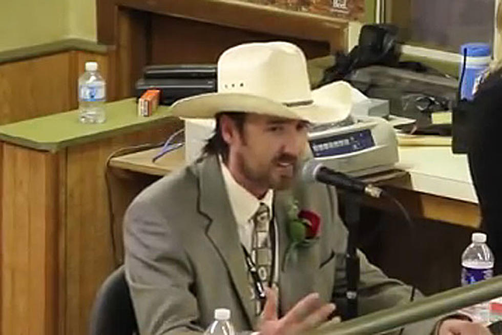 Fast-Talking Auctioneer Is a Rapper and Doesn’t Even Know It