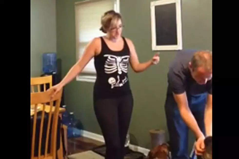 Woman Uses Halloween Costume to Tell Hubby She’s Pregnant [VIDEO]