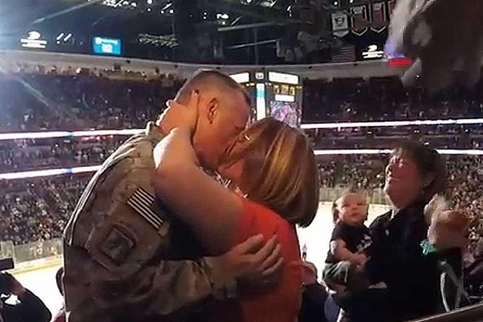 NHL Team Reunites Soldier With Family in Best Way Possible