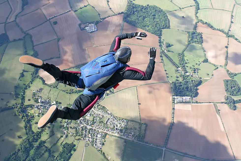 Blind Iowan Teen Goes Skydiving