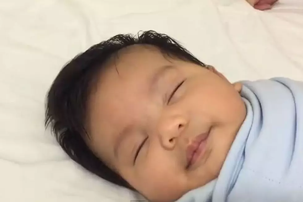 Dad Gets Baby to Sleep in 1 Minute, Is Every Parent's Hero