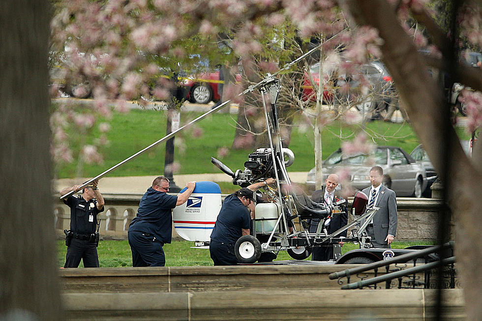 Who Landed a Gyrcopter Outside the US Capitol?