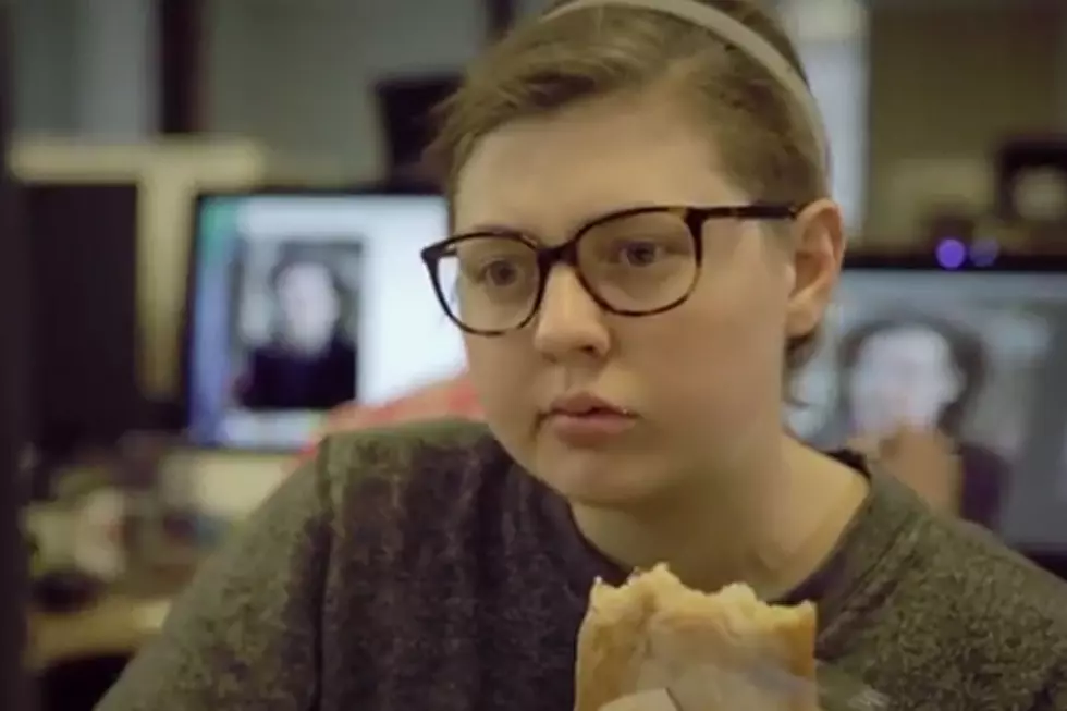 Hilarious Video Proves Lunch at Your Desk Is the Trendiest Hot Spot in Town
