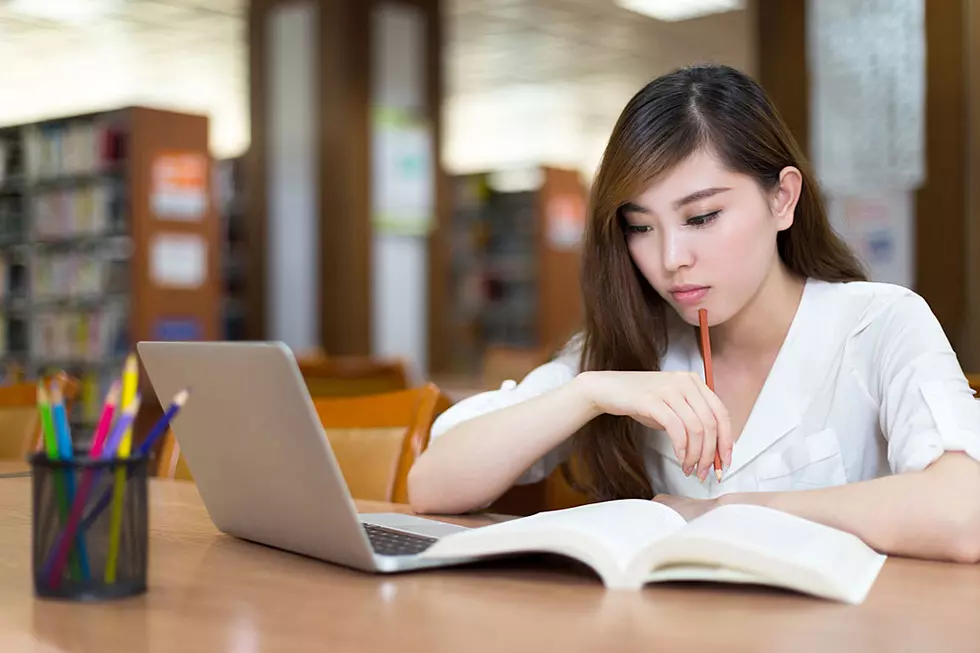 These Essential Studying Tips Will Have You on the Honor Roll in No Time (VIDEO)