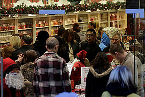 These Stores Will Open on Thanksgiving Day
