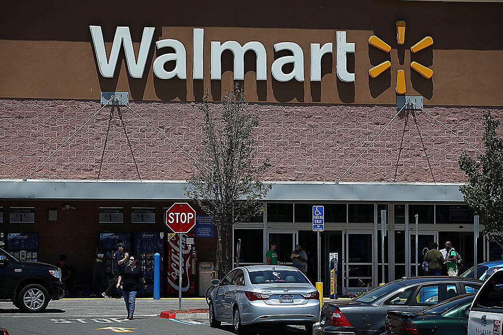 A Texan Stood Under a Dangling Sign for Two Days, Hoping it Would Fall