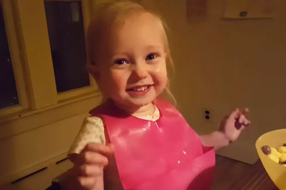 Adorable Girl Can’t Stop the Giggles When Dad Explains Snow