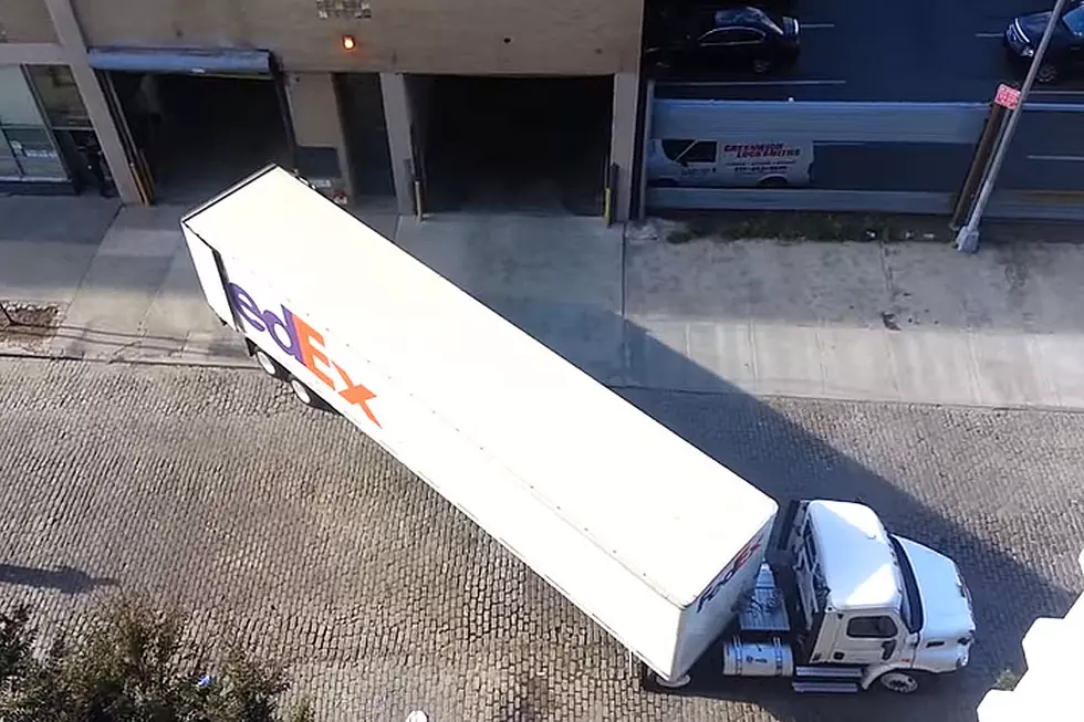 This FedEx Truck Does Something You’d Never Dare Attempt